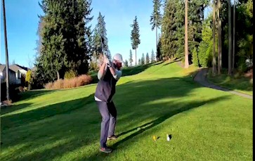 Video thumbnail: Amateur golfer using ZeroGravETee tee